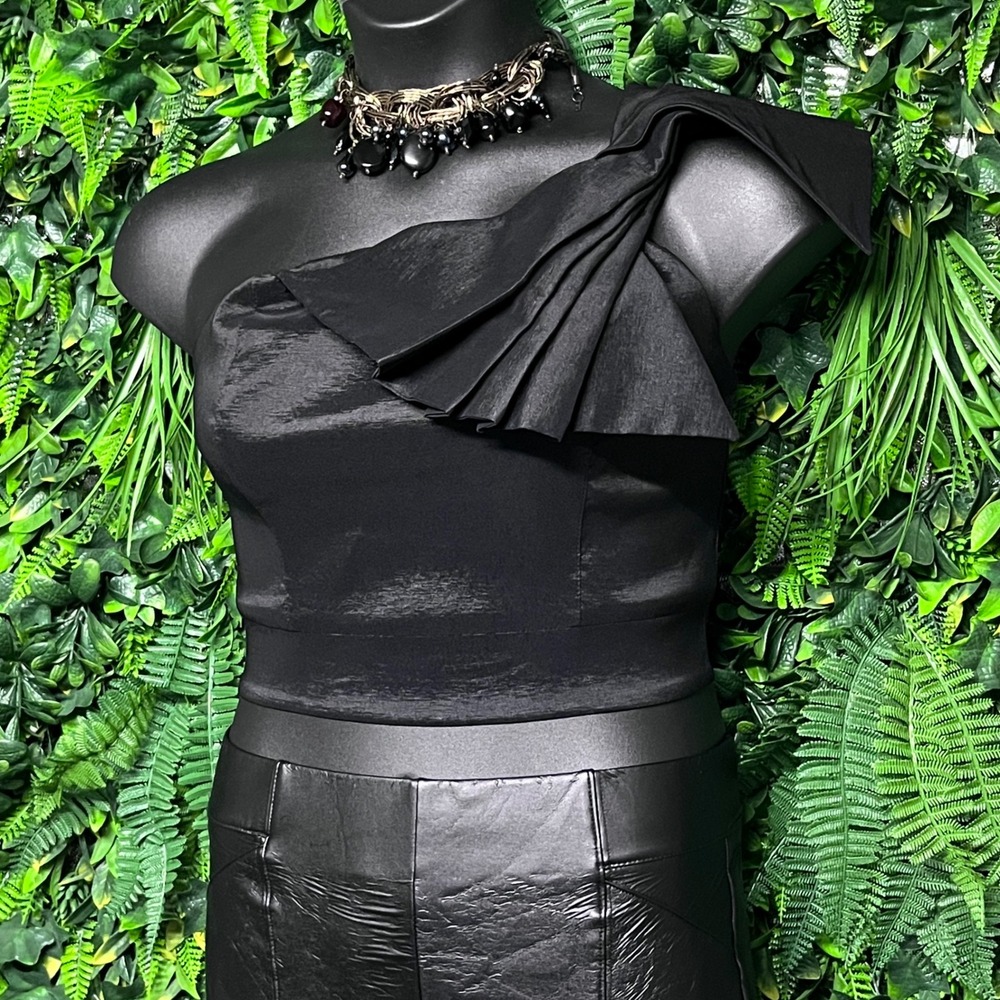 Bebe Top 12 Black One Shoulder Ruffle Sleeveless Party Cocktail Made In USA 3017